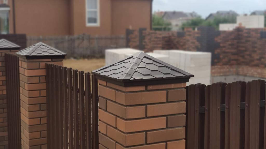 Колпак Zking Эверест Коричневый на столб 1.5х1.5 кирпича (390х390мм) в Коврове фото