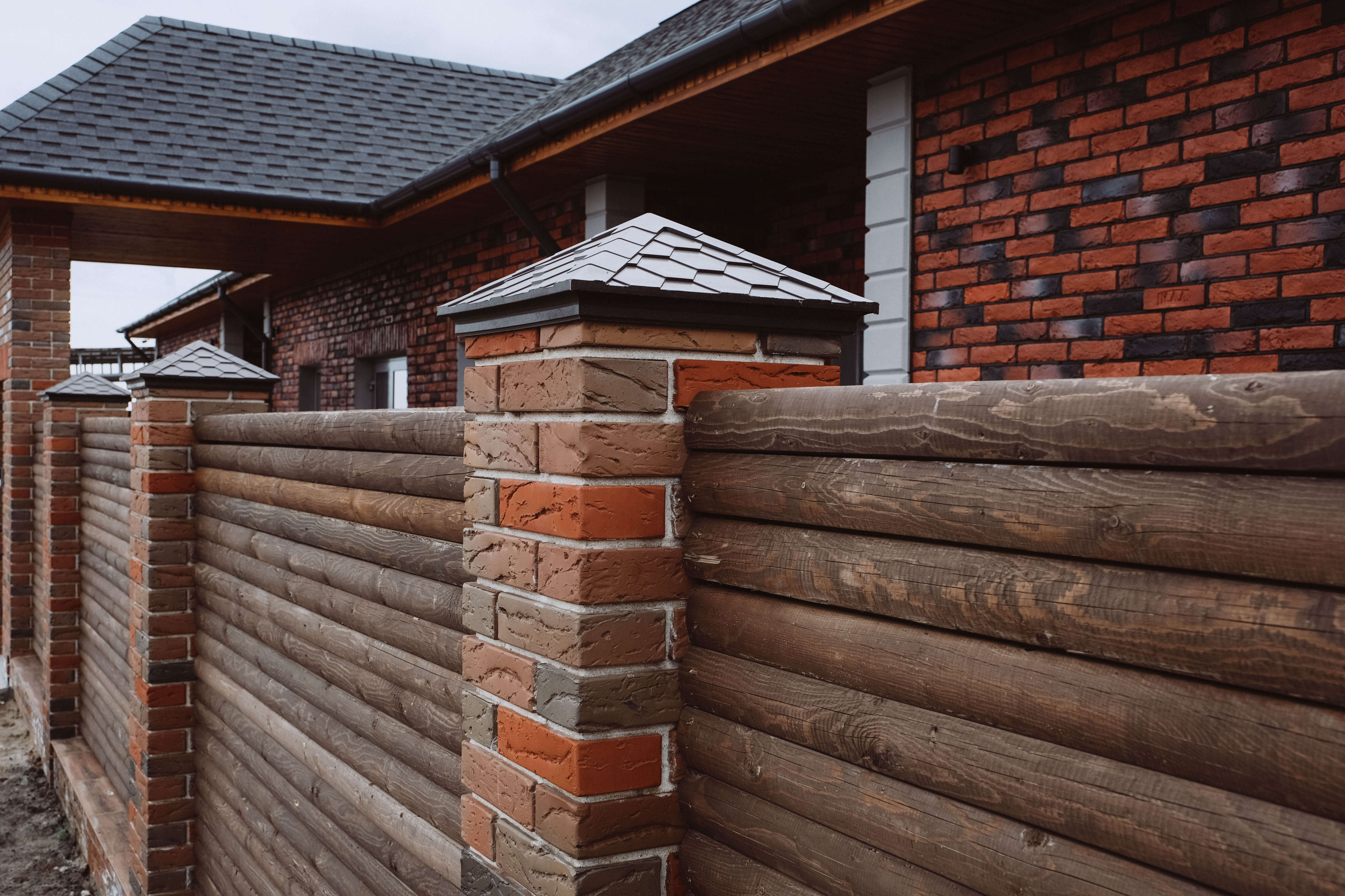 Колпак Zking Эверест Коричневый на столб 1.5х1.5 кирпича (390х390мм) в Коврове фото